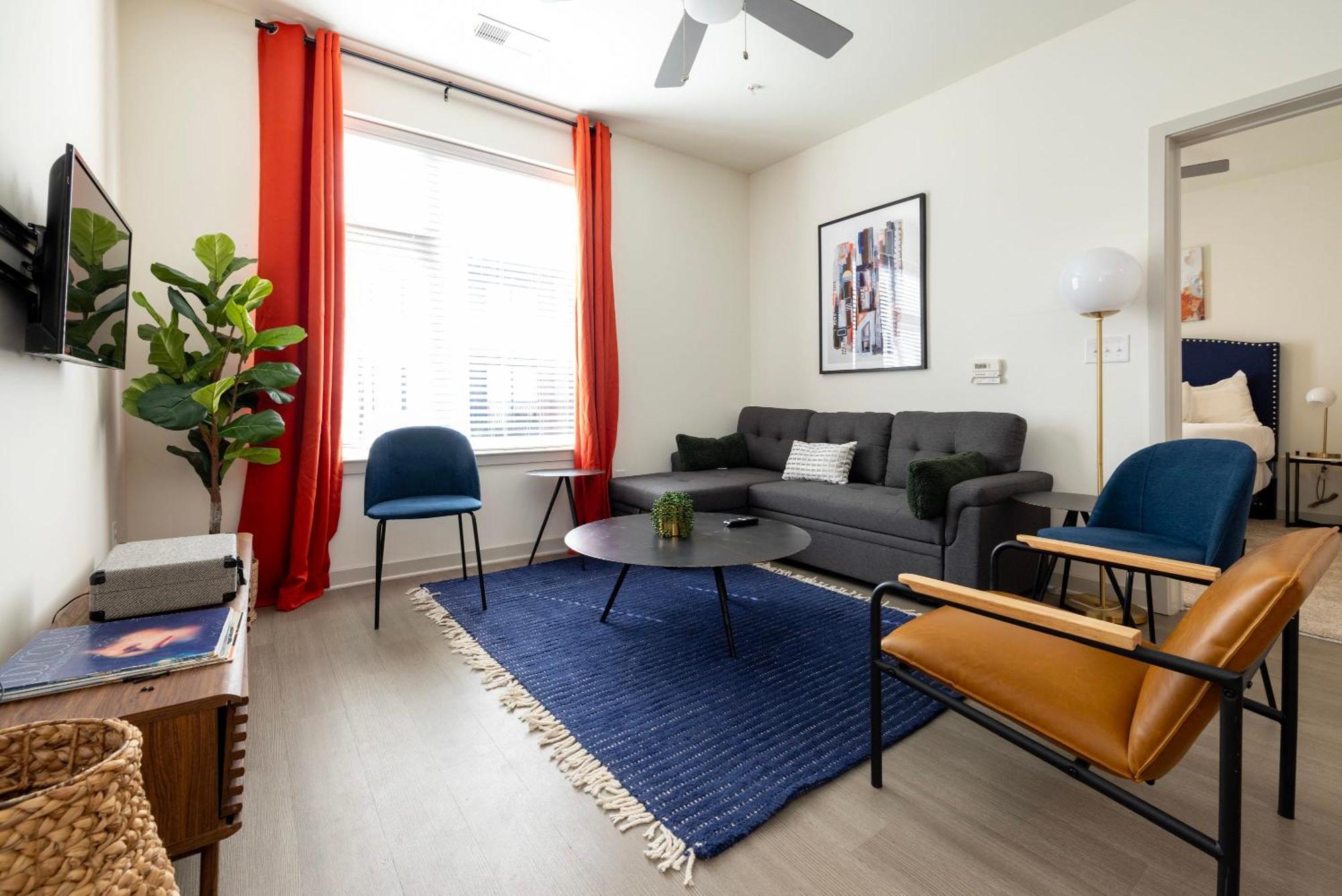 Modern Nulu 2br Cozysuites 05 Apartment Louisville