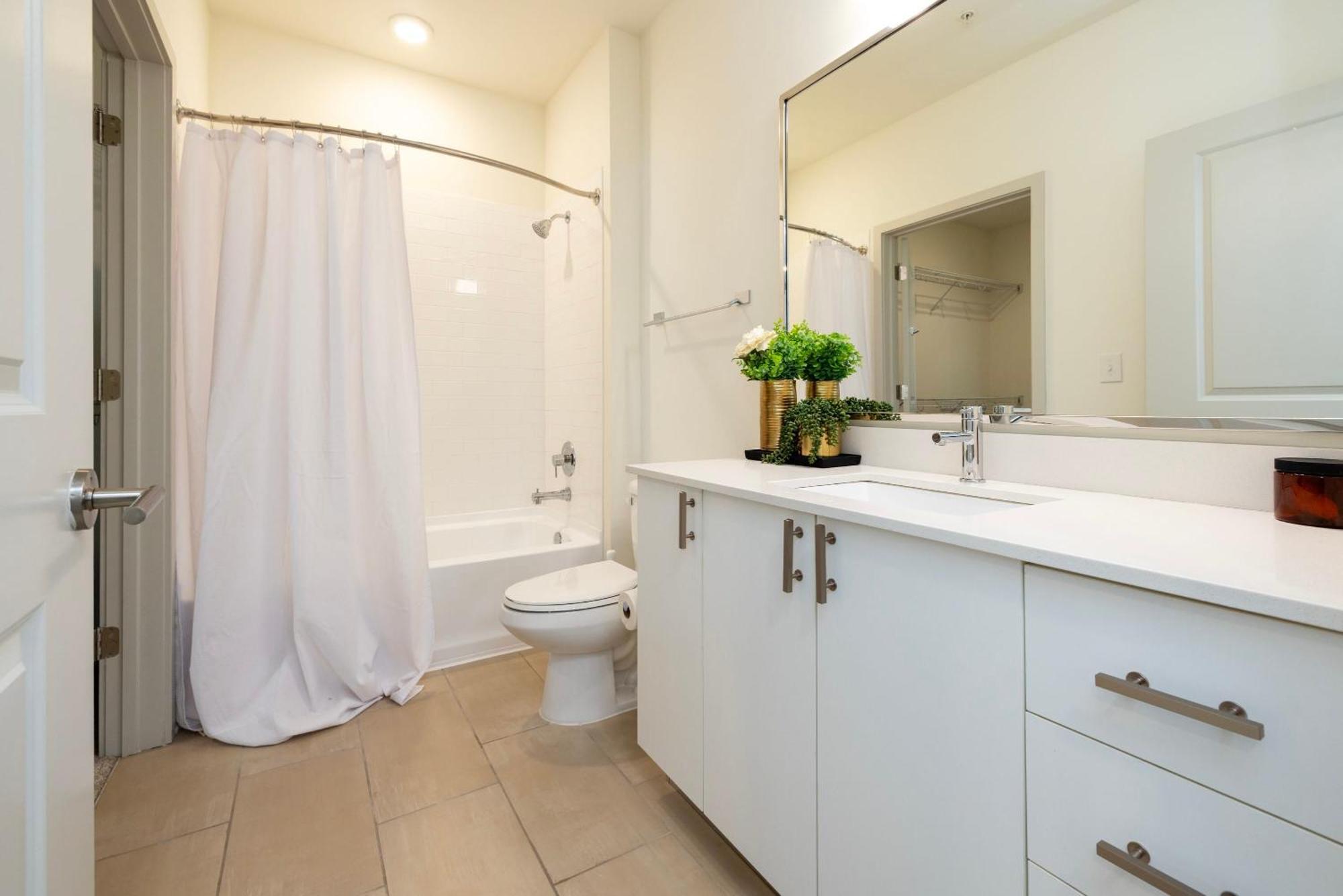 Modern Nulu 2br Cozysuites 05 Louisville